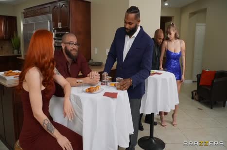 Сучка в блестящем платье снимает с мужика штаны